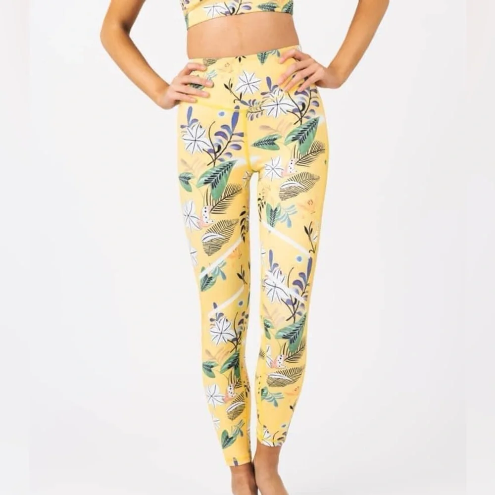 Floral Reflective Light n Tight Hi-Rise 7/8 24” RC (8-10) ZYIA NWT 1291 - Picture 2 of 15